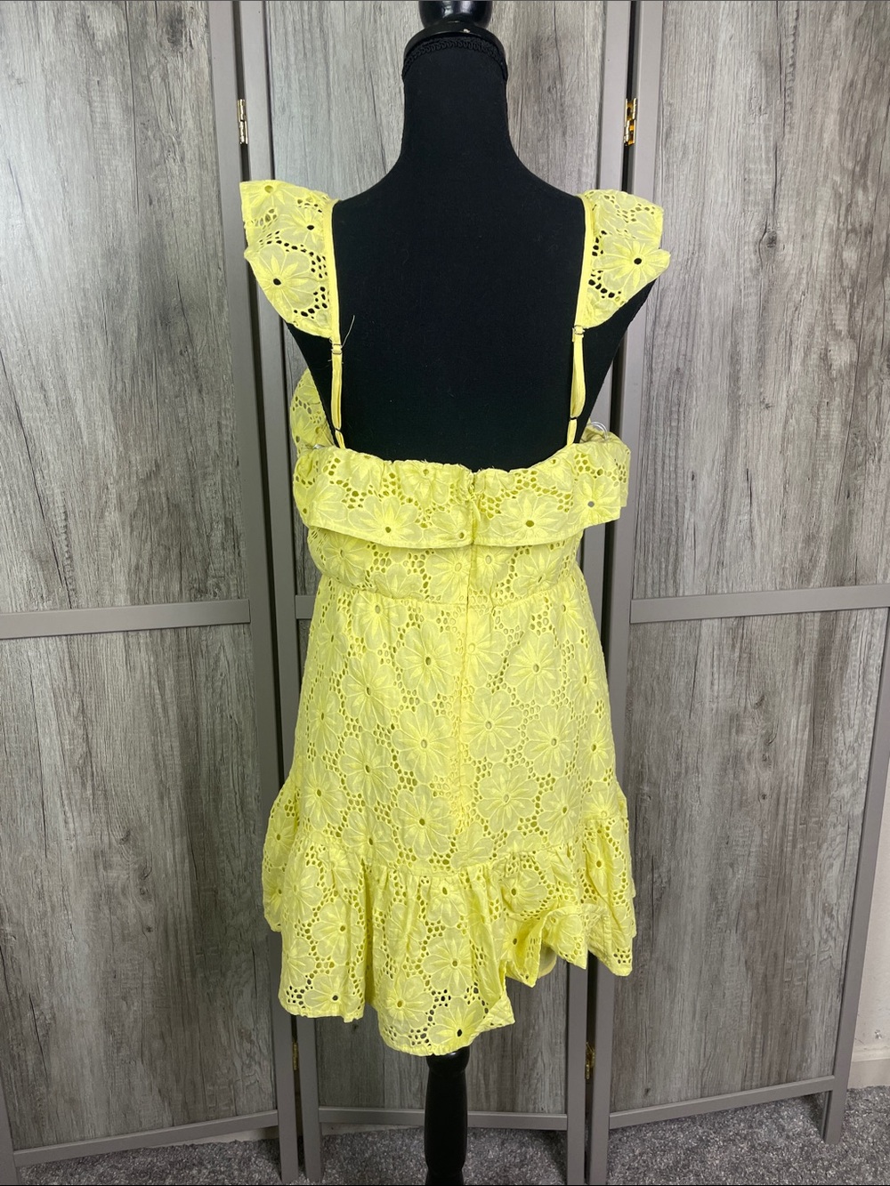 Lulus Biscay Yellow Ruffled Eyelet Lace Sleeveless Dress Women's L - Picture 6 of 13